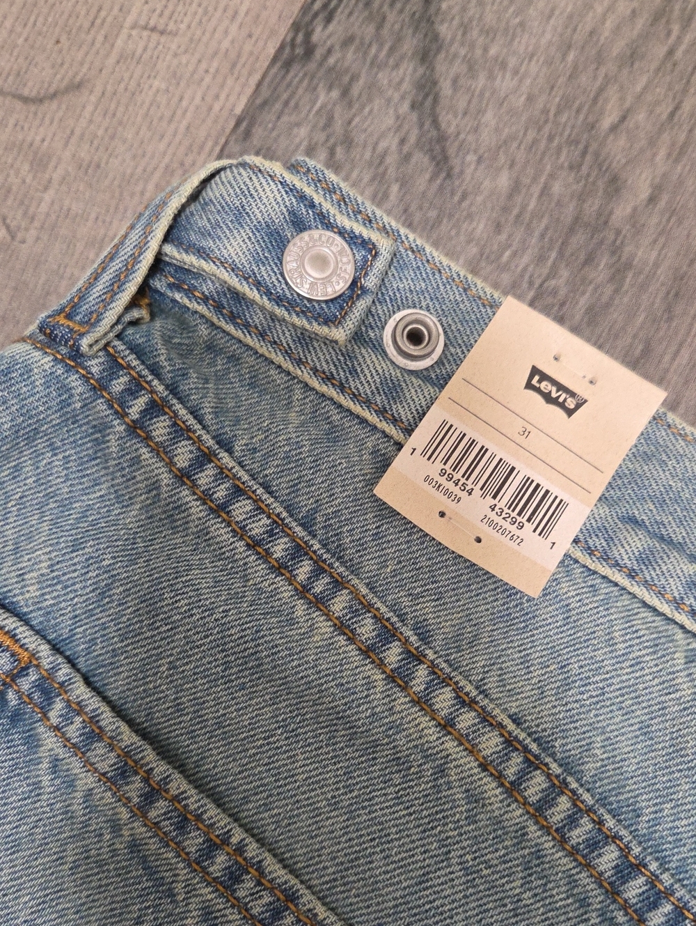 NWT Levi's Cinch Mid-Thigh Light Wash Denim Cutoff Shorts 100% Cotton High Rise - Picture 10 of 12